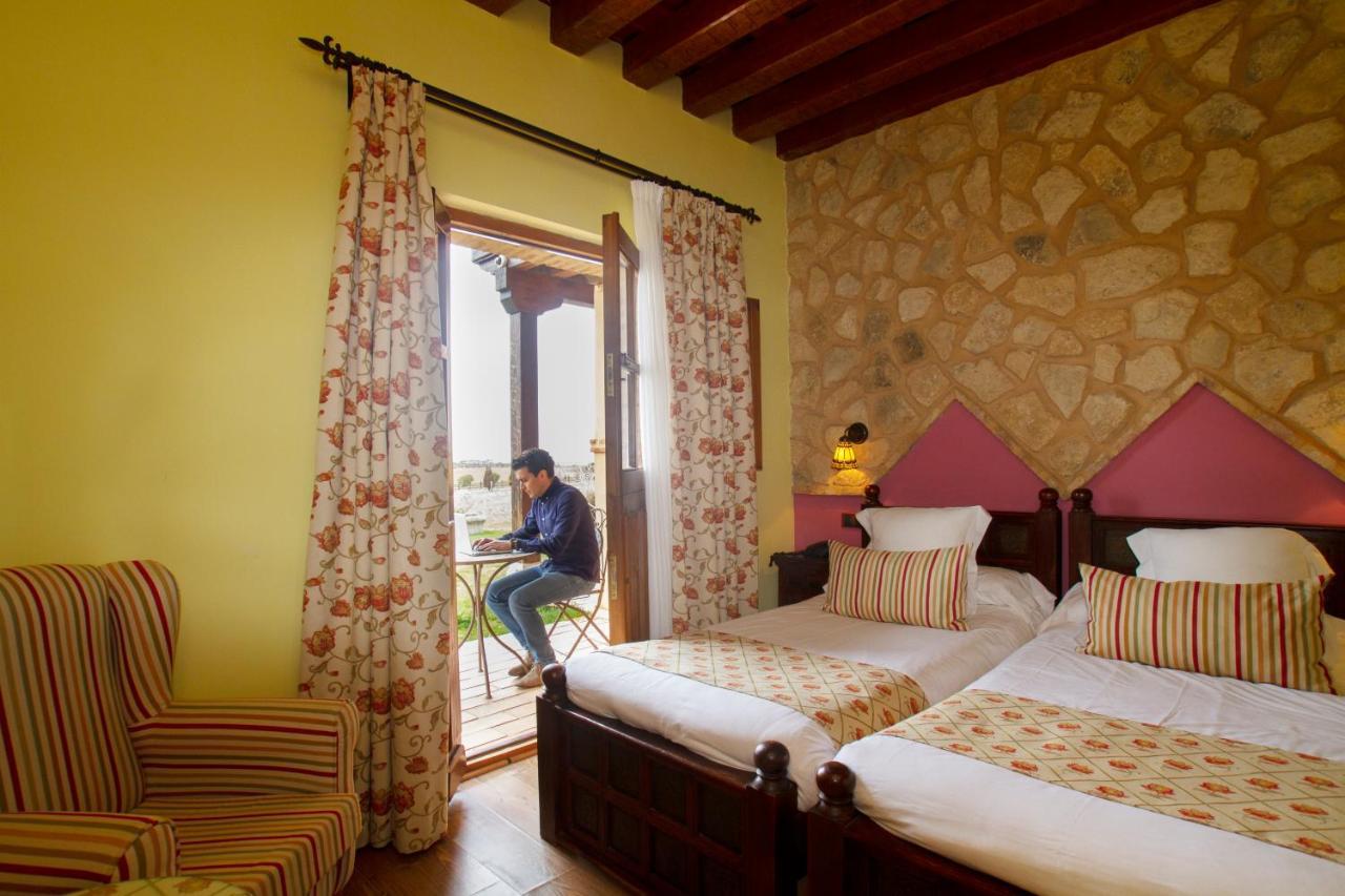 Ibersol La Casona De Andrea Otel Tiedra Dış mekan fotoğraf